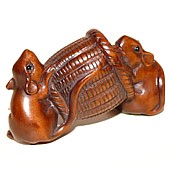 японская нэцкэ Мышата