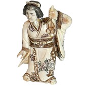 японская нэцкэ из слоновой кости Дама с фруктами