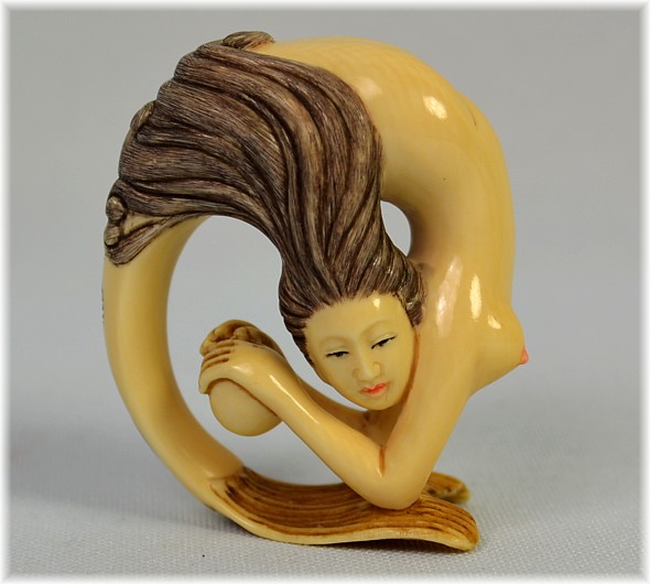 японская нэцкэ из слоновой кости