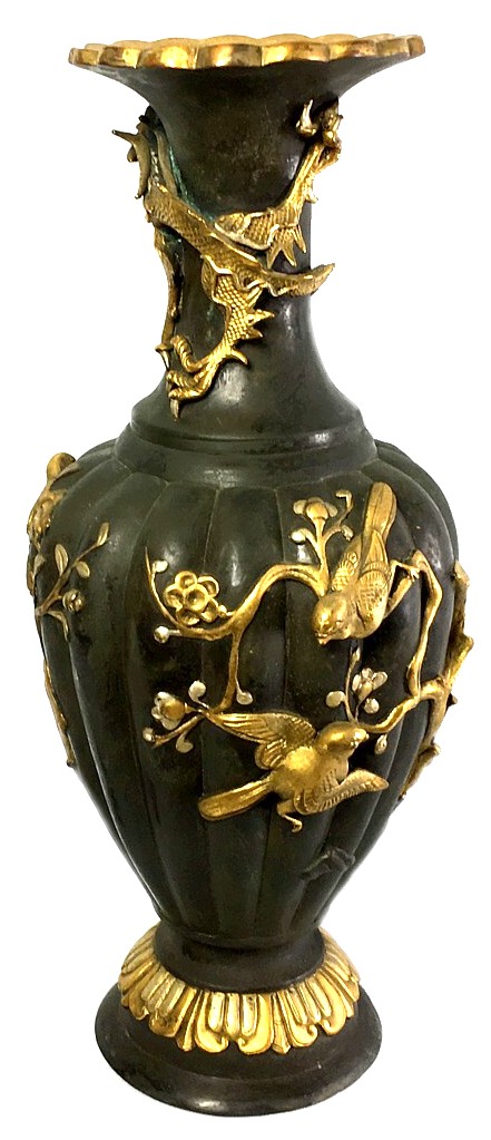 бронзовая японская ваза сзолочеными рельефами, 1850-е гг.