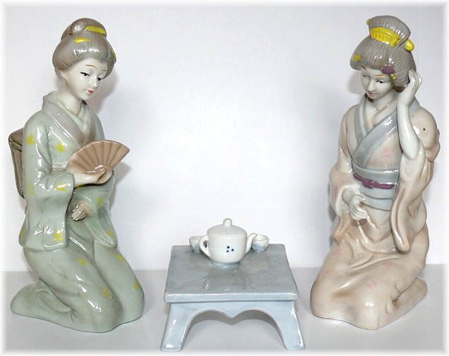 японская фарфоровая композиция Девушки за чаем
