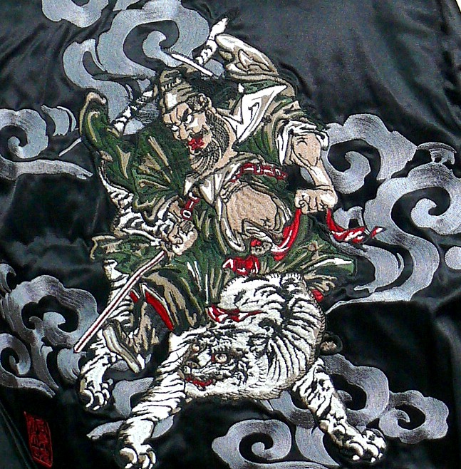 вышивка на спине мужской куртки бомбера