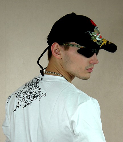 японская бейсболка с иероглифами и вышивкой
