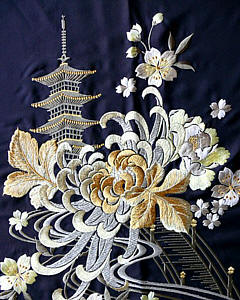 вышивка на спинке кимоно