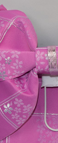 Japanese woman's pre-toed obi belt: detail of pattern