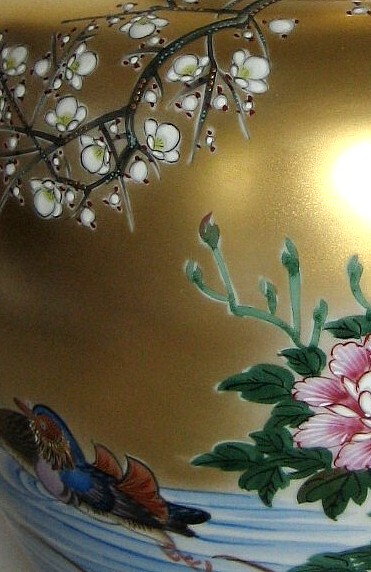 japanese porcelain vase, detail of hand painting