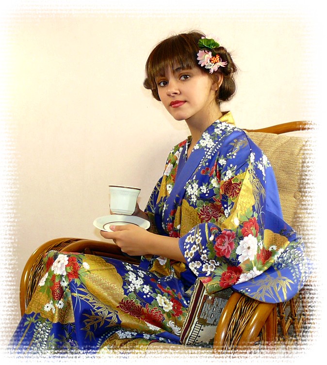 Японские кимоно и халаты в японском стиле. Женское кимоно из хлопка Золотые  Облака. Женский халат в японском стиле. Японское кимоно - яркий подарок для  женщины.