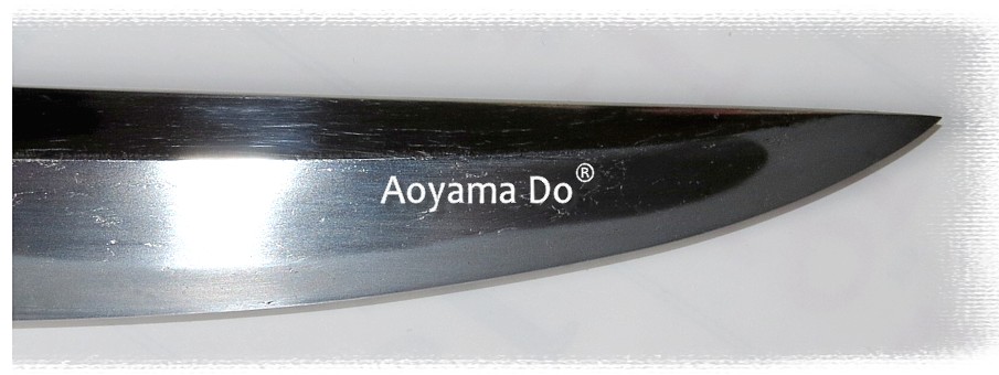 клинок в форме листка ириса