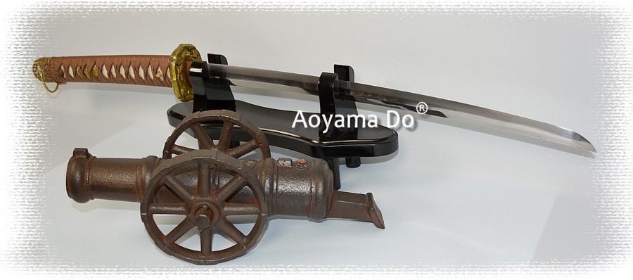 японская коллекция мечей и кинжалов