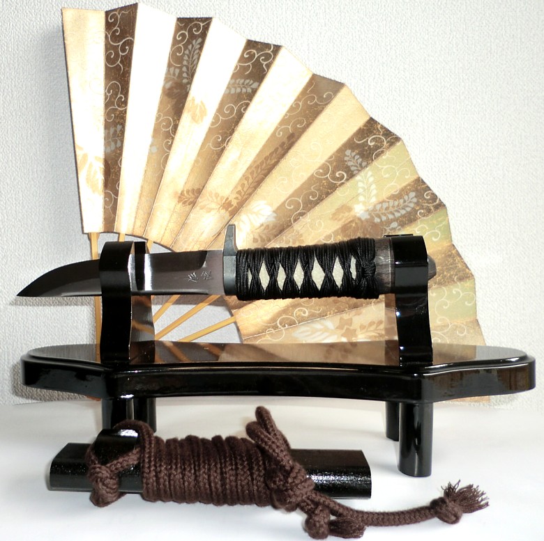 японский нож в самурайском стиле