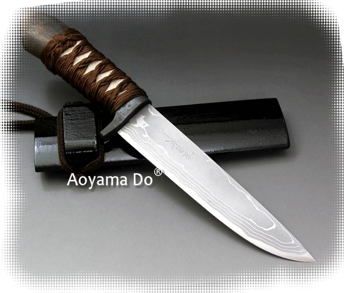 японские ножи в самурайском стиле.