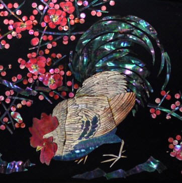 деталь инкрустации на японской антиварной подставке для самурайских мечей