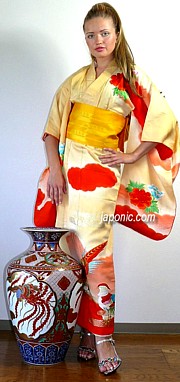 japanese woman's antique embroideredl kimono