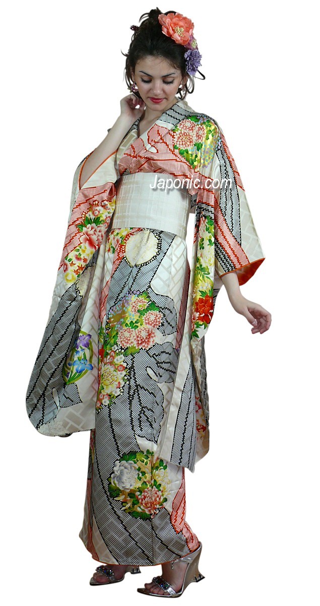 Japanese silk kimono, 1960's. Japanese ...