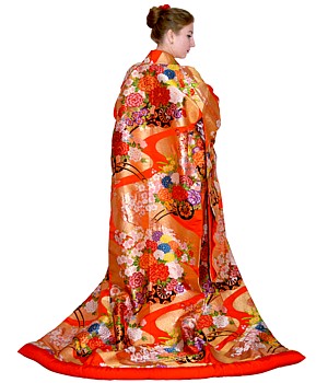 japanese wedding silk brocaded kimono embroidered and guilded